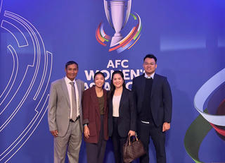 Huỳnh Như diện vest tại Lễ bốc thăm Asian Cup 2026