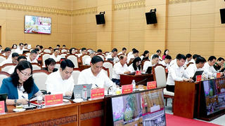 Thông qua nghị quyết hỗ trợ cán bộ đến công tác tại trung tâm hành chính mới của Lào Cai
