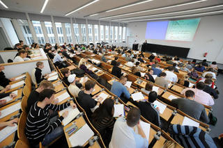 Những kỳ thi tốt nghiệp trung học trên thế giới tìm kiếm điều gì?