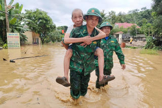 Thủ tướng yêu cầu khắc phục nhanh nhất hậu quả mưa lũ, không để người dân đói, khát, rét, không có chỗ ở