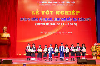 Trường Đại học Luật Hà Nội: Bế giảng khoá 46 hệ Đại học chính quy