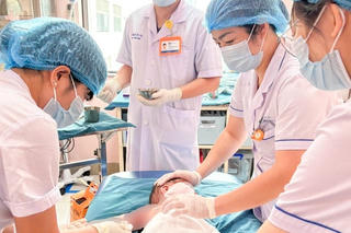 3 trẻ phải nhập viện cấp cứu sau tai nạn khi đang ăn lẩu