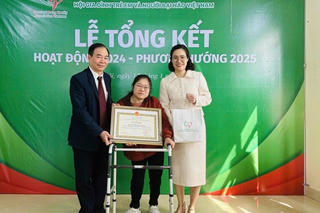 'Ngọn lửa' niềm tin, hy vọng của hai 'cô gái CP'