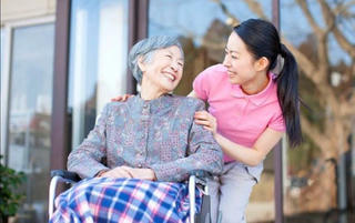 Phát triển nền kinh tế chăm sóc: Hành trình đưa 'việc nhà' trở thành 'ngành kinh tế có tiềm năng'
