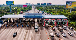 Ô tô không được qua trạm thu phí nếu không chuyển sang tài khoản giao thông