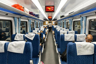 Bên trong tàu Hà Nội - Đồng Hới chất lượng cao ngày đầu đón khách