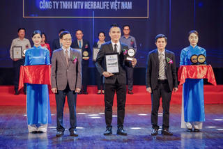 Herbalife Việt Nam được vinh danh Top 10 Nhãn Hiệu Nổi Tiếng Việt Nam & Doanh Nghiệp Tiên Phong Đổi Mới Sáng Tạo 2025