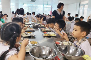 Hà Nội chính thức cấp tiền ăn trưa 20.000 - 30.000 đồng/ngày cho học sinh tiểu học