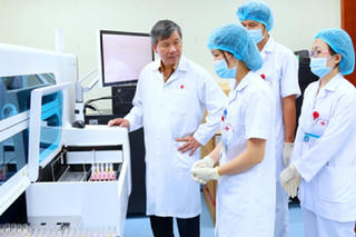 Bài 1: Phát triển y tế tư nhân: Gỡ ‘nút thắt’ chính sách, khai thông nguồn lực