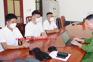 Bất ngờ sự thật phía sau cảnh nhạy cảm trên ô tô gây xôn xao mạng xã hội