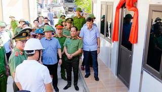 Bộ Công an và tỉnh Nghệ An phát động cao điểm 40 ngày đêm xây dựng 500 căn nhà và trường học cho người dân vùng lũ