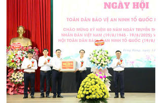 Thường trực Ban Bí thư Trần Cẩm Tú dự Ngày hội toàn dân bảo vệ ANTQ ở Hưng Yên