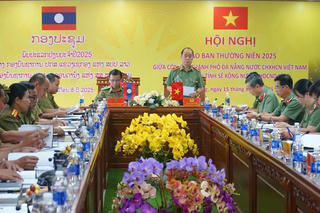 Tăng cường hợp tác giữ vững an ninh biên giới Đà Nẵng - Sê Kông