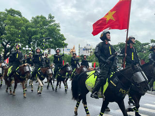 Hàng nghìn người dân Hải Phòng chào đón chương trình biểu diễn, diễu hành của quân nhạc, kỵ binh 
