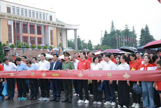 Lai Châu: Hơn 10.000 người tham gia sự kiện cùng Việt Nam tiến bước