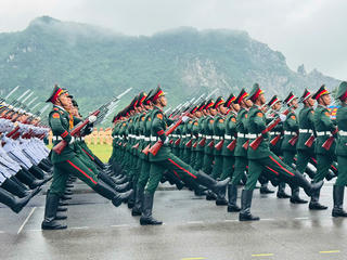 Bộ trưởng Phan Văn Giang: “Mưa ướt áo, vũ khí trang bị vẫn phải bảo quản, nhiệm vụ vẫn phải hoàn thành”
