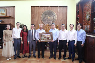 Thăm hỏi, tri ân nguyên lãnh đạo Bộ nhân dịp 80 năm Ngày truyền thống ngành Tư pháp