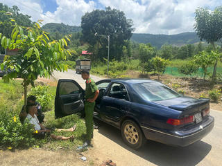 Cảnh sát truy đuổi 30 km khống chế nhóm đối tượng trộm cắp