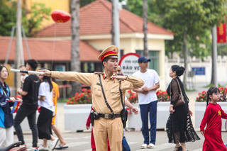 Hà Nội: Cấm, tạm cấm, hạn chế phương tiện từ 11h30 ngày mai