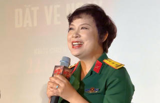 Đạo diễn Đặng Thái Huyền: Chúng tôi tận hiến 200% sức lực thực hiện “Mưa đỏ”