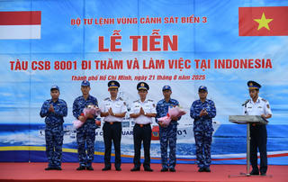 Đoàn công tác Cảnh sát biển Việt Nam bắt đầu hải trình đến Indonesia