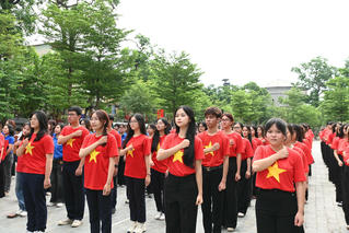 Phát động Chiến dịch truyền thông 'Tự hào Việt Nam'