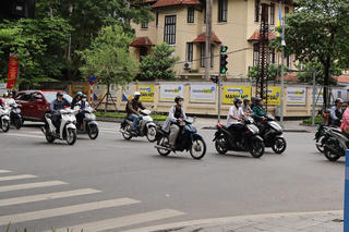 Thời tiết ngày 23/8: Hà Nội ngày nắng gián đoạn, chiều tối mưa dông, TP HCM có mưa rào và dông