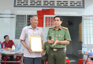 Cà Mau: Bàn giao 29 căn nhà tình nghĩa cho hội viên Hội Cựu Công an nhân dân