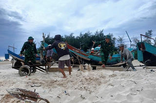 Bộ đội Biên phòng Quảng Trị huy động lực lượng giúp dân ứng phó bão số 5