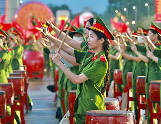 Xuất hiện dàn trống hội hoành tráng của Học viện Cảnh sát nhân dân tại buổi tổng hợp luyện tối 24/8