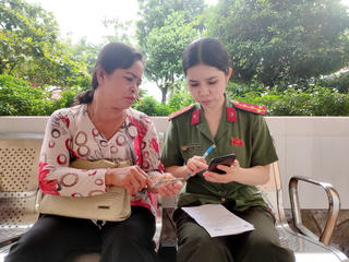 Lan tỏa chiến dịch “Tích hợp Sổ sức khỏe điện tử trên ứng dụng VNeID” ở Cà Mau