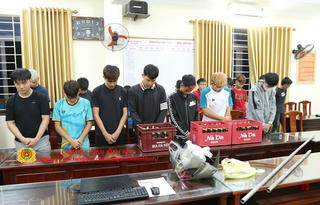 Triệu tập 27 thanh, thiếu niên mang hung khí rượt đuổi, đánh nhau trên đường phố ở Ninh Bình
