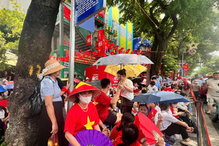 Các đồ vật nên và không nên mang theo khi đi xem diễu binh A80