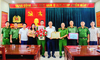 Công an phường Thiên Trường (Ninh Bình) được khen thưởng trong đấu tranh với tội phạm ma túy