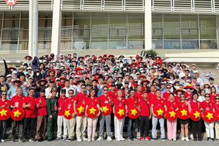 Ở khắp năm châu nhưng lòng vẫn hướng về Ngày lễ lớn của dân tộc