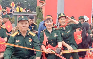 Cựu chiến binh xúc động trước sự quan tâm đặc biệt của Đảng, Nhà nước trong dịp lễ diễu binh A80