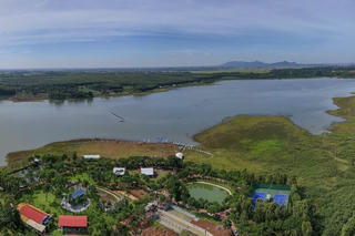 Hoang sơ hồ Đá Bàng