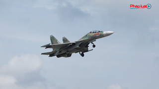 Từ buồng lái SU-30: Lời chào tự hào gửi về Ba Đình