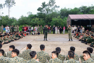 Khối Đặc công và tình cảm quân dân thắm thiết trước thềm diễu binh A80