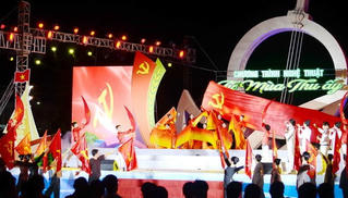 Cà Mau: Rực rỡ chương trình nghệ thuật và bắn pháo hoa mừng 80 năm Quốc khánh