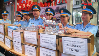 Quân chủng PK-KQ phối hợp tổ chức tiếp sức cho nhân dân đến cổ vũ diễu binh, diễu hành