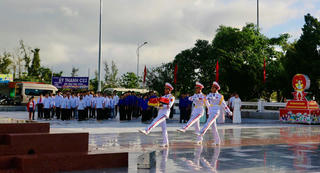 Quảng Ninh: Thiêng liêng Lễ Thượng cờ trên đảo tiền tiêu Đông Bắc Tổ quốc tại Khu Di tích Quốc gia đặc biệt