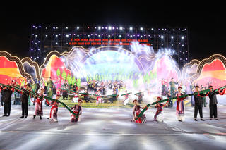 “80 năm vang mãi bản hùng ca” thể hiện truyền thống hào hùng, khát vọng vươn lên của Lào Cai