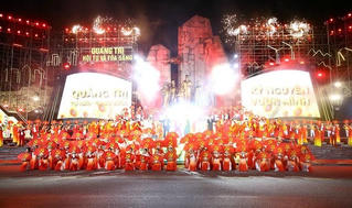 Dâng trào cảm xúc từ chương trình ‘Quảng Trị - Hội tụ và Tỏa sáng’