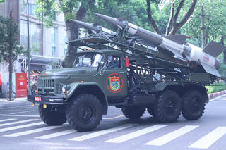 Dàn khí tài, xe bánh lốp đặc chủng "phô diễn sức mạnh” trong kỷ niệm Quốc khánh 2/9