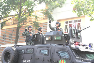 Ngắm thần thái gương mặt chiến sỹ trên khí tài hiện đại