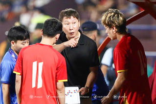 Vòng loại U23 Châu Á 2026: Huấn luyện viên Kim Sang-sik nhận định trình độ các đội ở bảng đấu là ngang nhau 
