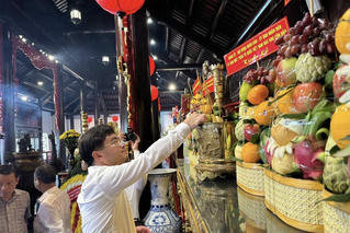 Đặc khu Côn Đảo tưởng niệm 83 năm ngày Tổng Bí thư Lê Hồng Phong hy sinh