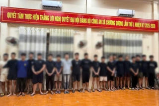 Khởi tố 15 thiếu niên mang hung khí đi truy sát đối thủ