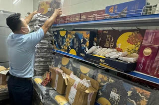 QLTT TP Hà Nội tăng cường kiểm tra, kiểm soát thị trường, đảm bảo an toàn thực phẩm Tết Trung thu